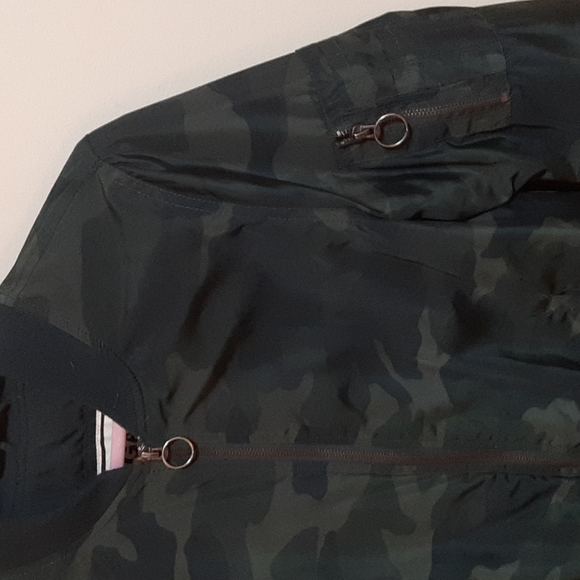Bomber jacket - Picture 2 of 3